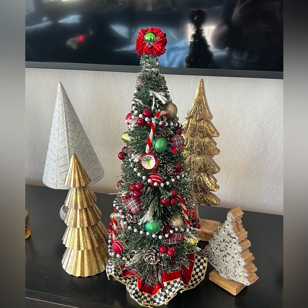 Mackenzie Child’s Highland Nostalgia Tabletop Christmas Tree-Retired